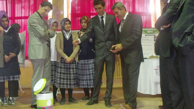 Bilimsel projeler fuarda sergilendi