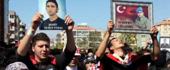 Bingöl`de şehit olan izmirli şehitler son yolculuklarına uğurlandı