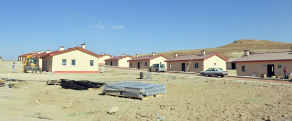 Bingöl`e 89 köy konutu yapıldı