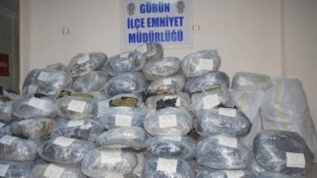 Bir mesajla 362 kilo esrar