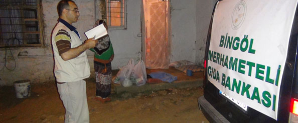 Bir yetimi de siz giydirin