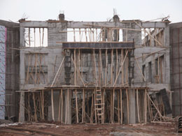 Bü kampüsündeki bina çöktü