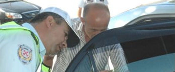 Camları filmli araçlara ceza yazılacak