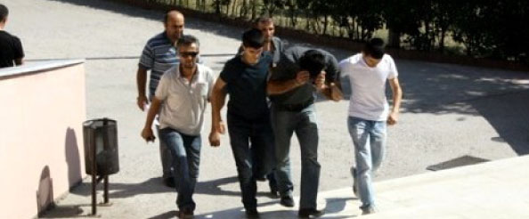 Cinayete 4 gözaltı