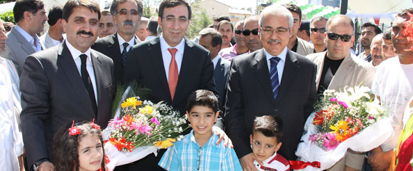 Derdimiz insanlarımıza hizmet etmektir