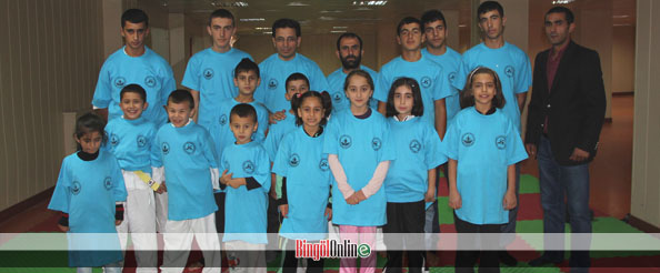 Ensari`den karatecilere tişört