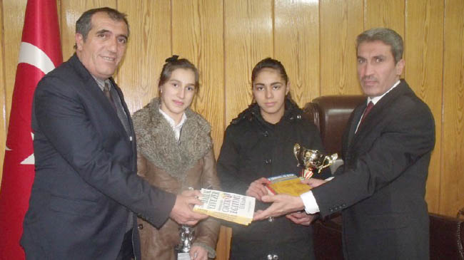 Filenin yıldızlarından sarı`ya ziyaret