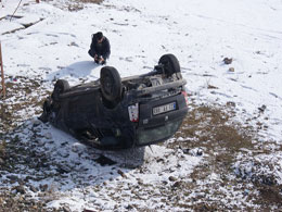 Genç yolunda yine kaza