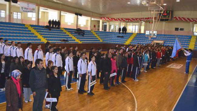 Gençler basketbol grup birinciliği maçları başladı