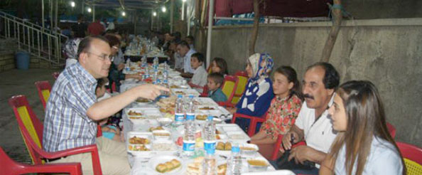 Genç`te, şehit aileleri ve gazilere iftar yemeği