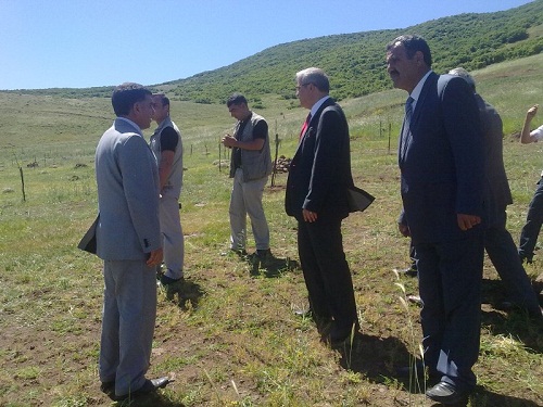 Güvençer, kapama meyve bahçesini gezdi