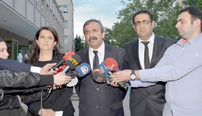 Hdp heyeti: süreç zora girdi