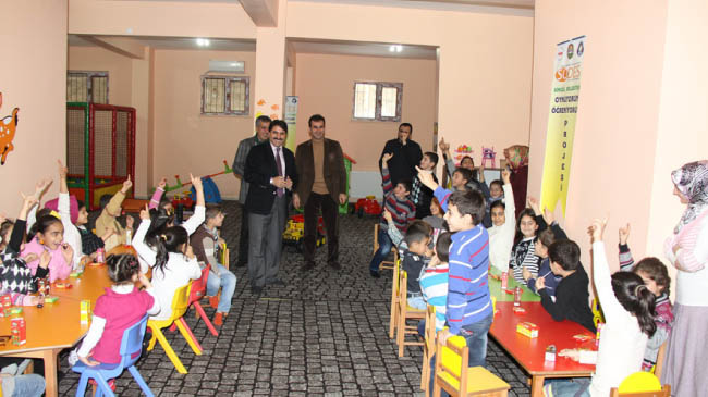 Hem oynuyorlar hem de öğreniyorlar