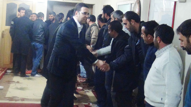 Herkesin elini taşın altına koyması lazım