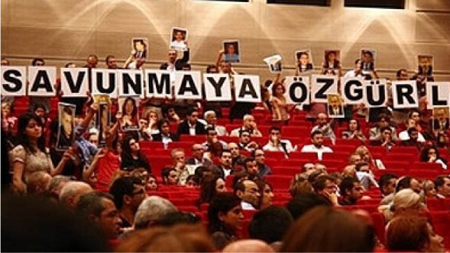 Ihd yöneticisi avukatlara ceza yağdı