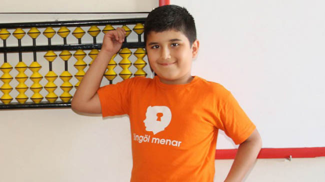 Iki dalda dünya rekoru kırdı