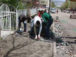Kaldırım yenileme çalışmalarına devam