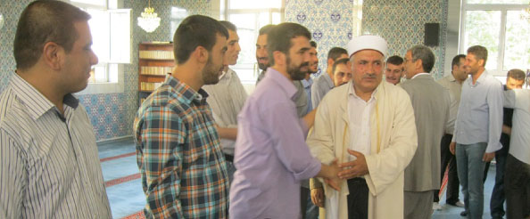 Kalem der üyeleri camide bayramlaştı