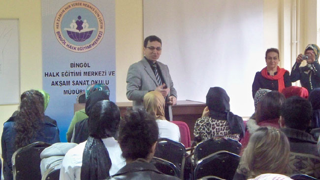 Kamer vakfı kursiyerleri bilgilendirdi