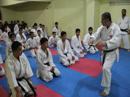 Karate ustası bingöl`de