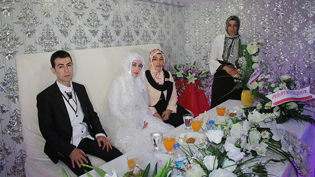 Kaya çiftine mutluluklar dileriz