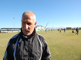 Kendi evinde puan arayacak