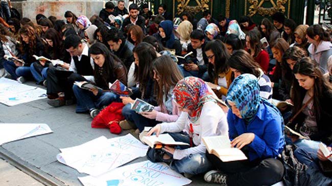 `KİTABINI ALAN MEYDANA GELSİN` 