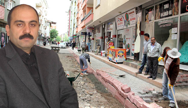 Kum değil, toprak dökülüyor!