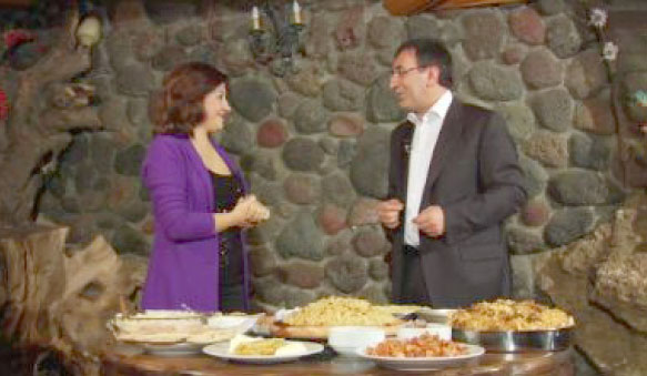 Mide ağrısına pekmezle çare buldu