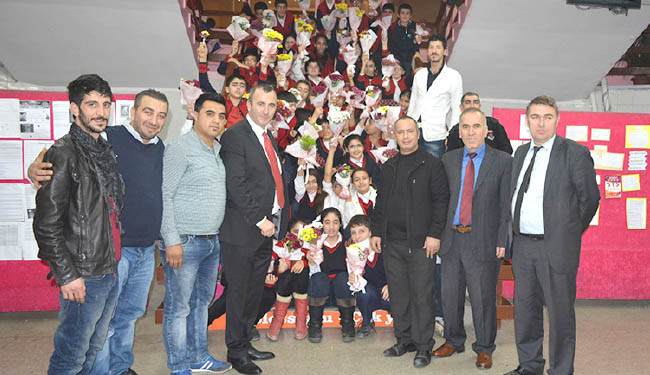 Öğrencilere çiçek sevgisi anlatıldı