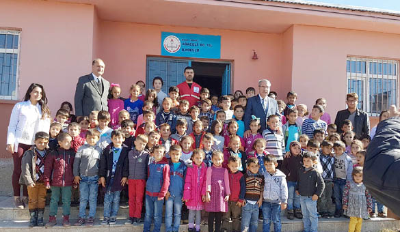 Öğrencilere kıyafet yardımı