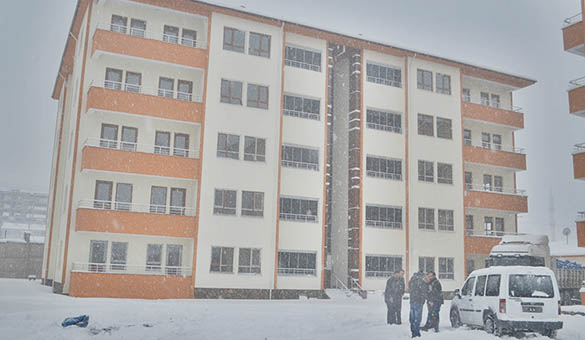 Polisler lojmana kavuştu