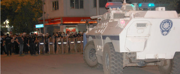 Saldırılar polis eşliğinde yapılıyor!