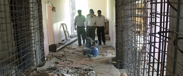 Sarı, okul inşaatlarını inceledi