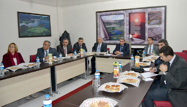 Sarı`dan ilçe müdürlerine uyarı!