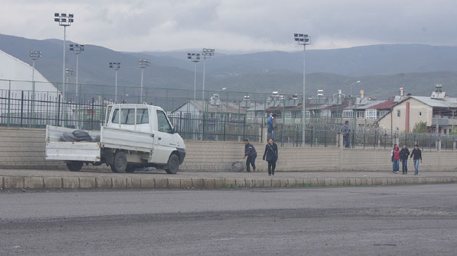 Tel örgüler kaldırıldı