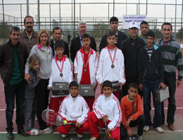 Tenis`te polis gücü damgası