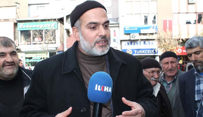 Tesettüre hakareti lanetliyoruz