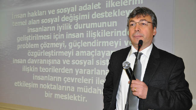 Üniversite de sosyal hizmet konferansı