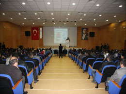 Üniversitede kadın ve erkek ayrımı yapılmıyor”