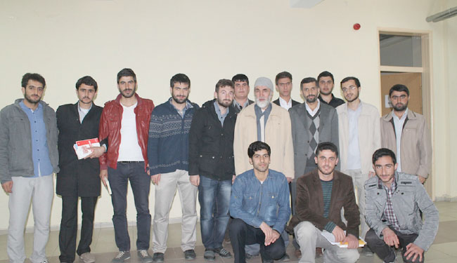 Üniversitede kutlu doğum coşkusu