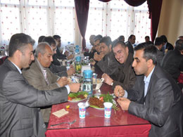 Üniversitede tanışma toplantısı