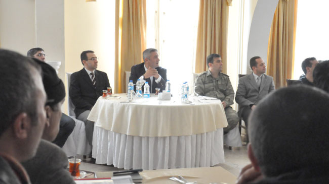 Yaşar, korucularla bir araya geldi