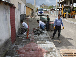 Yeşilyurt`ta kaldırım yenileme çalışmaları