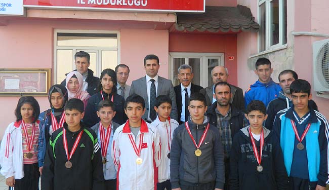 Yıldız karatecilerden büyük başarı