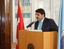 Yıldız teknik üniversitesi`nden atalay`a plaket