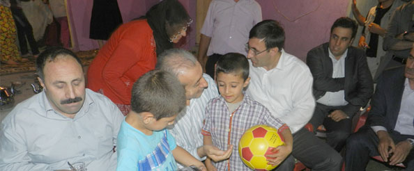 Yılmaz ve eker`den yoksul aile ziyareti