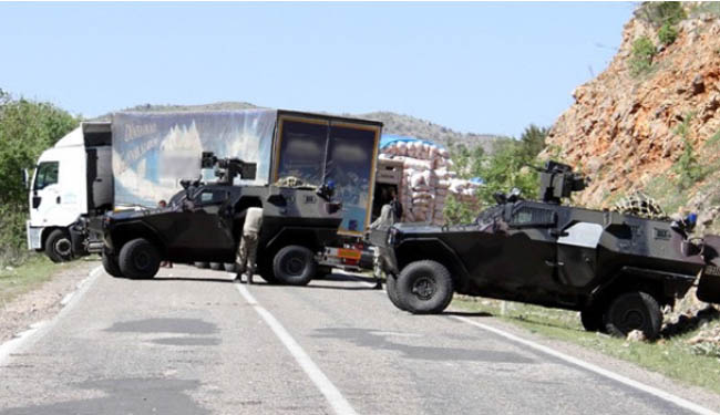 Yol kapatma eylemi sürüyor