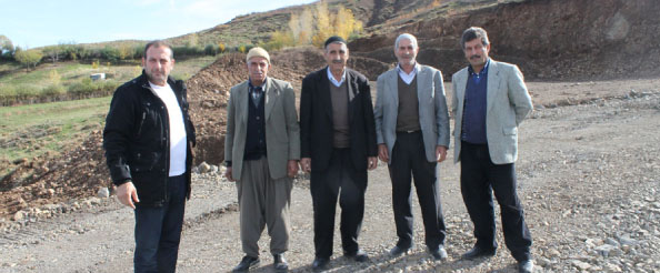 Yolu yapılan köylüler teşekkür ettiler