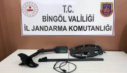 Bingöl`de dedektörle define arayan şahsa suçüstü